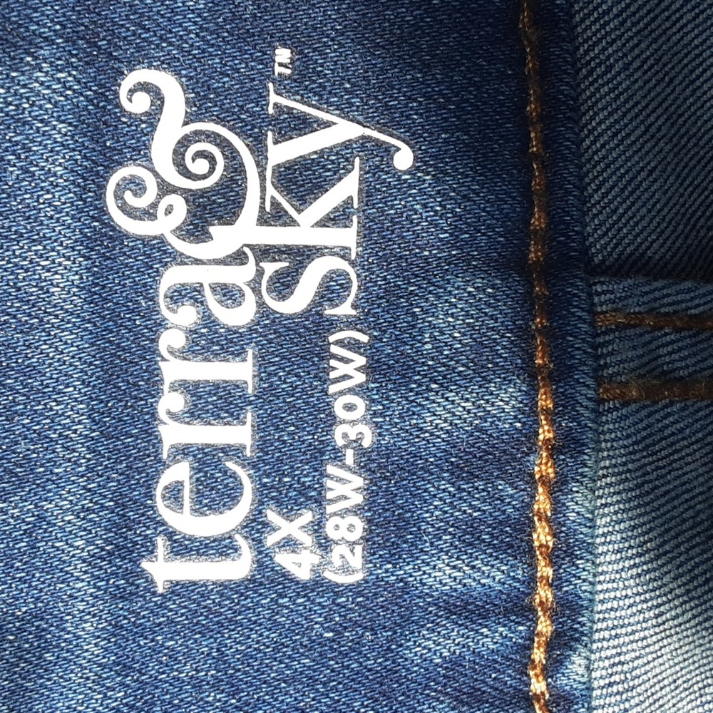 Terra & Sky Denim Bermuda Shorts. 4X. NWT - Picture 9 of 11